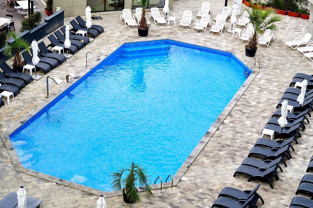 Maya Apartment- Spa N Pools Beach Resort Mamaia Exterior photo