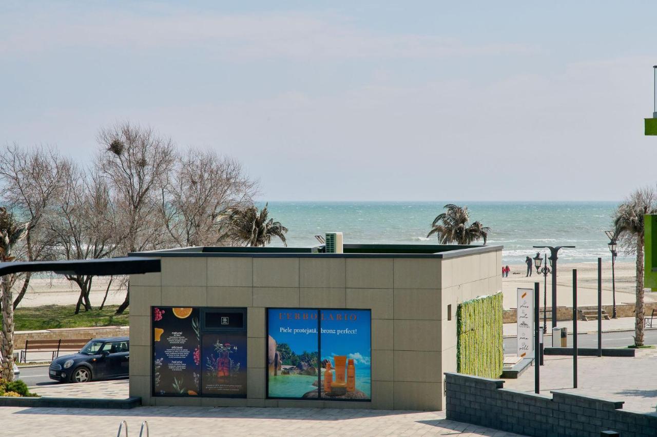 Maya Apartment- Spa N Pools Beach Resort Mamaia Exterior photo