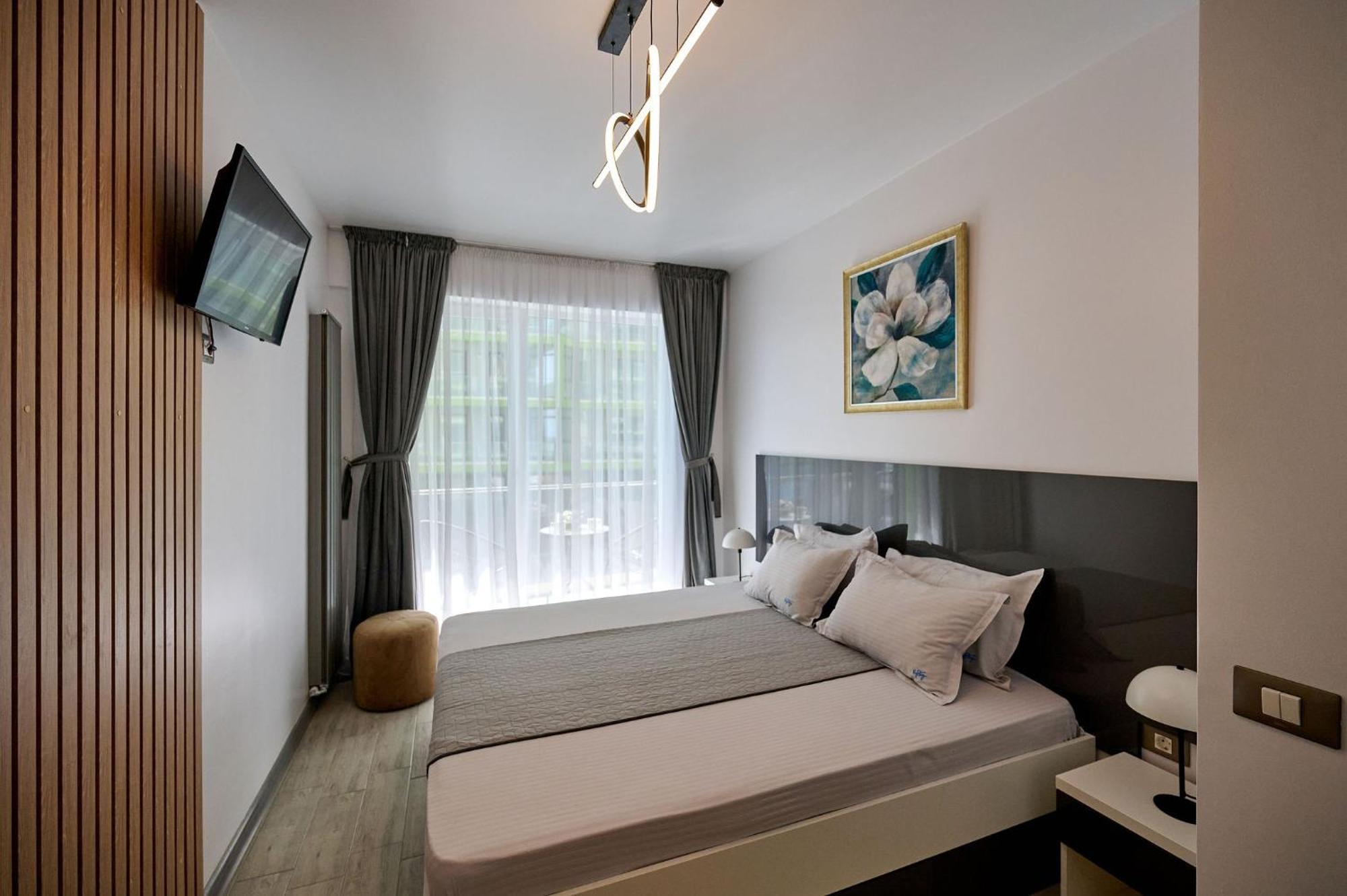 Maya Apartment- Spa N Pools Beach Resort Mamaia Exterior photo