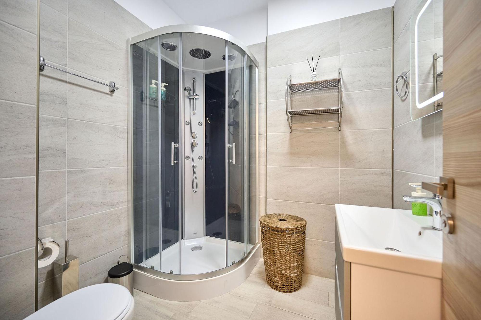 Maya Apartment- Spa N Pools Beach Resort Mamaia Exterior photo